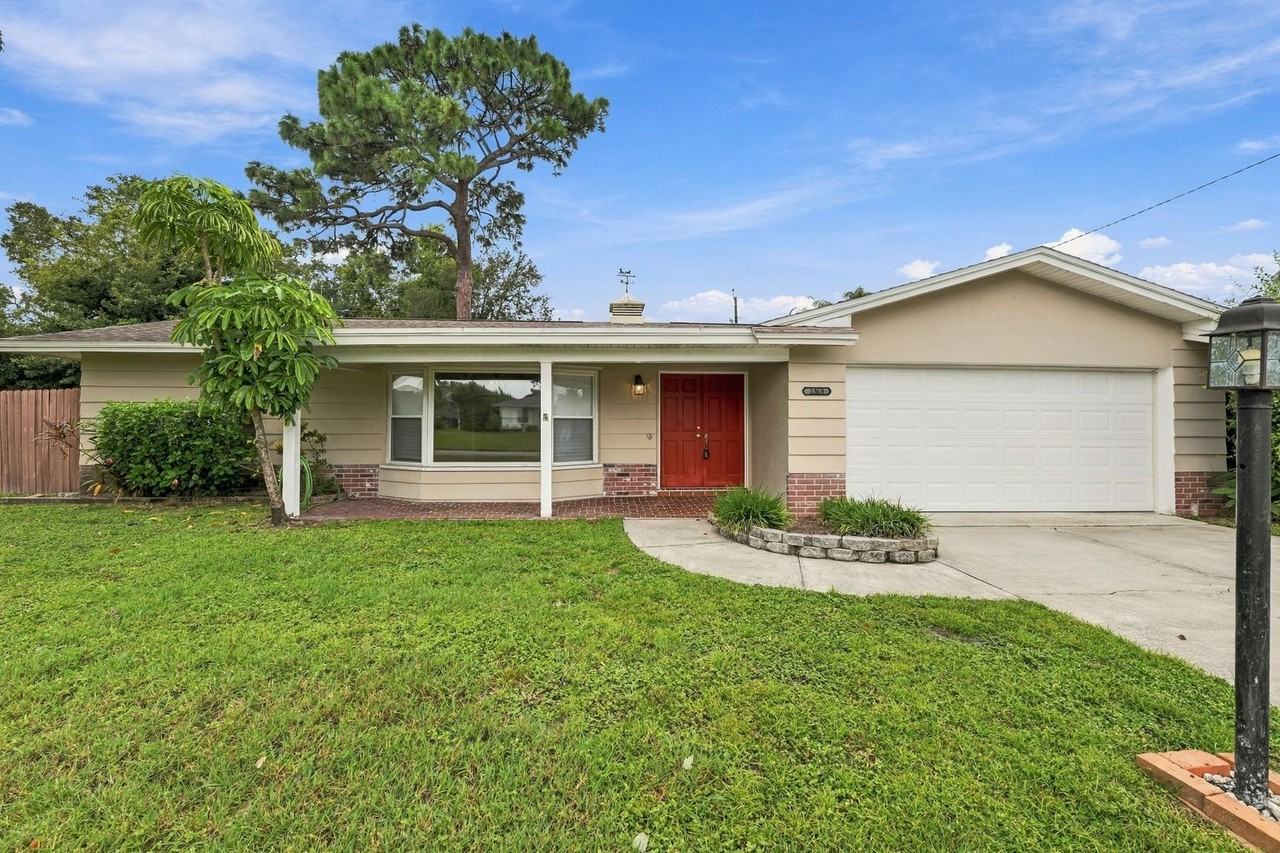 2368 Sarazen Dr