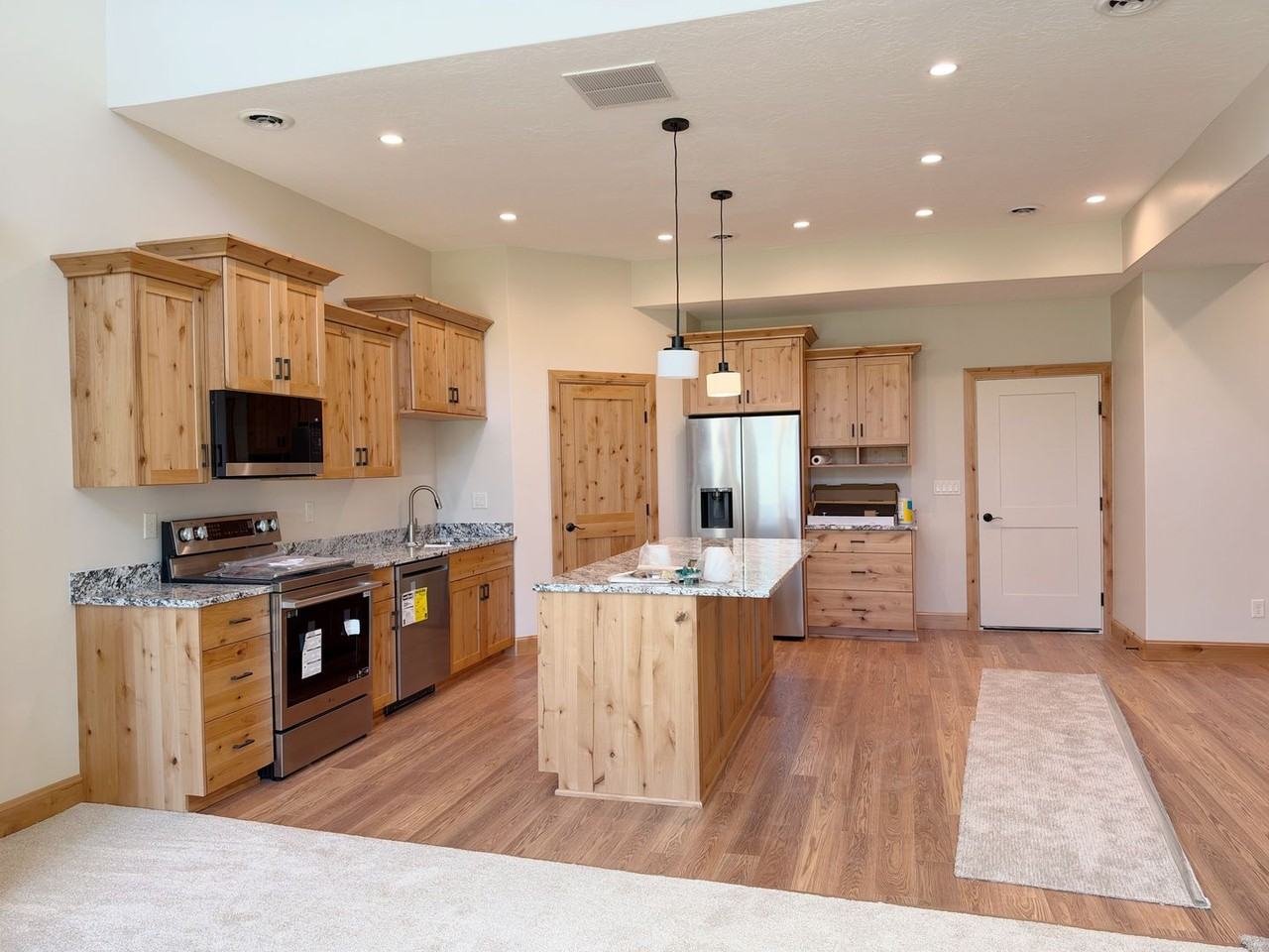 316 316 Grand Loop Dr - Photo 4 of 24