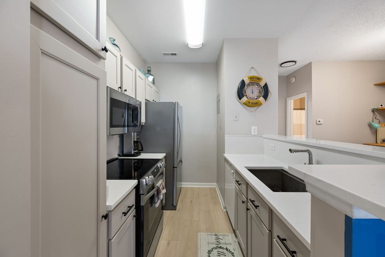 865 Little Bay Ave #2 - Photo 6 of 32