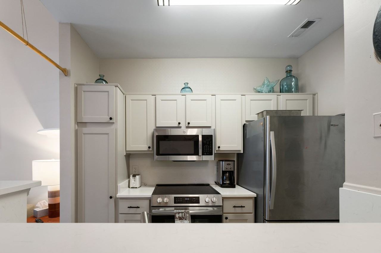 865 Little Bay Ave #2 - Photo 7 of 32