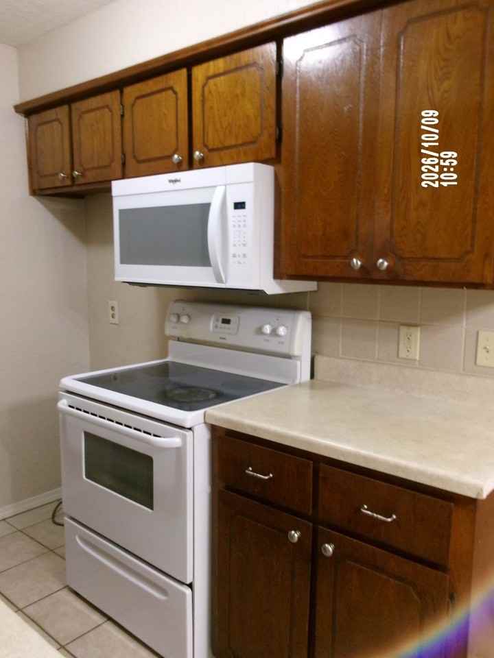 1420 Nw Hunter Rd - Photo 2 of 14