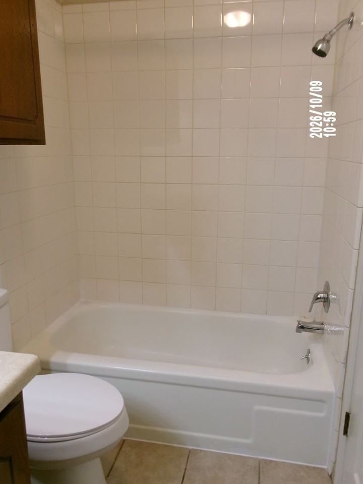1420 Nw Hunter Rd - Photo 3 of 14