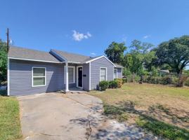 featured image of 3923 Zephyr St