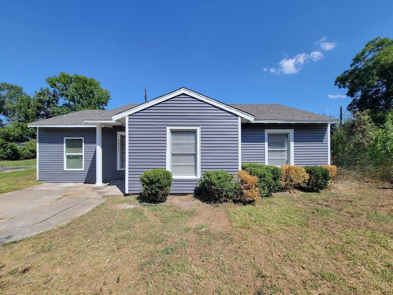 3923 Zephyr St - Photo 2 of 38
