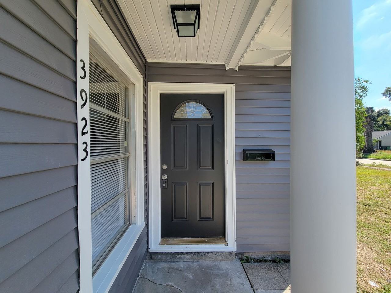 3923 Zephyr St - Photo 3 of 38