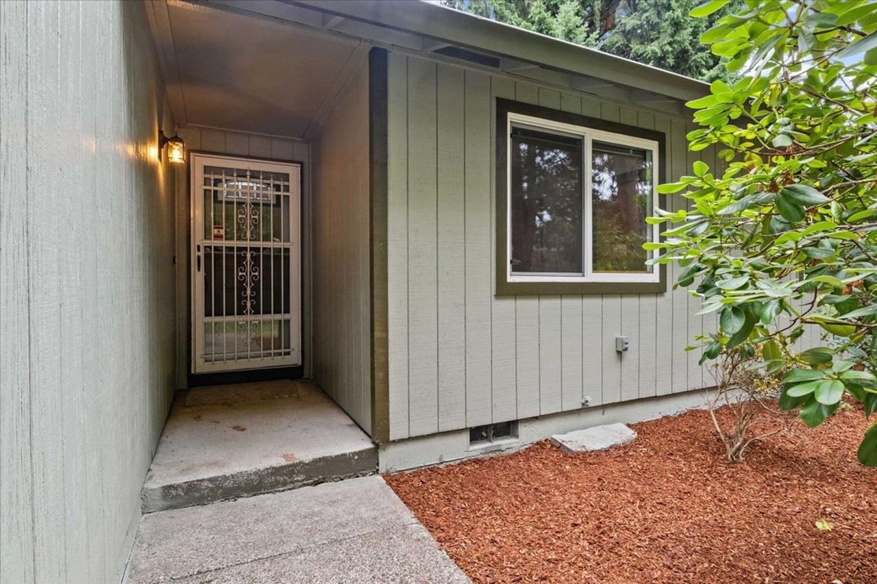 5122 Sunnyside Rd Se - Photo 4 of 42
