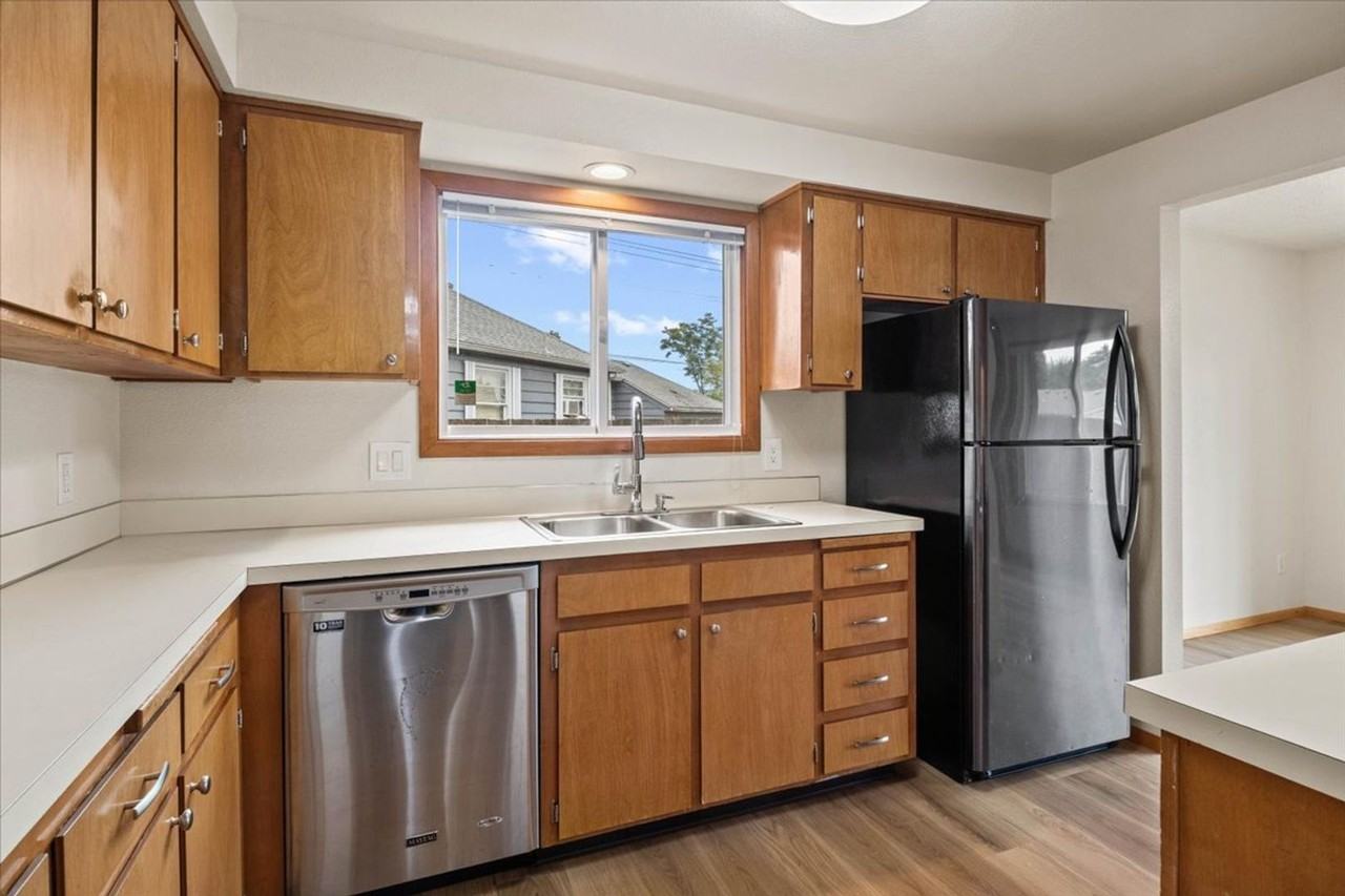 5122 Sunnyside Rd Se - Photo 6 of 42