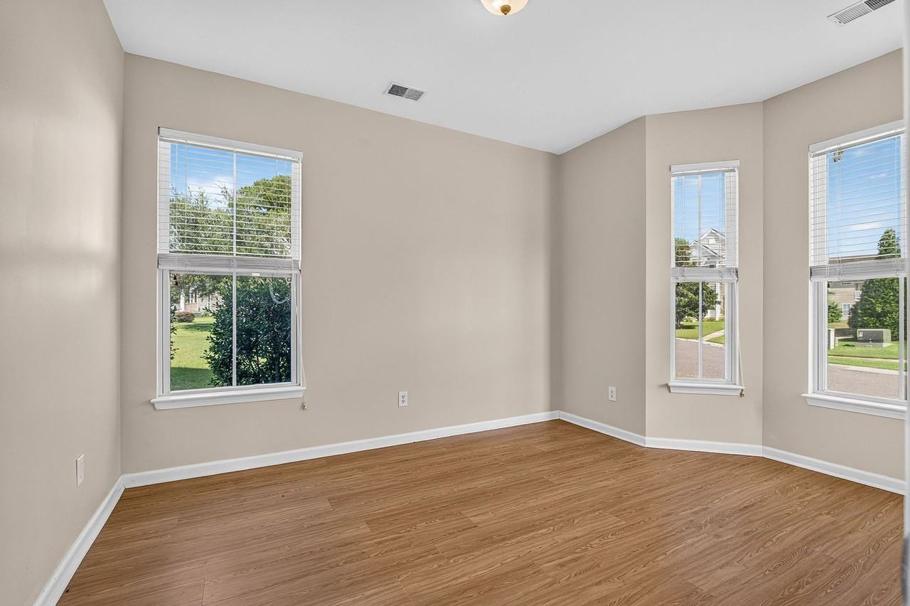103 Cordoba Ct - Photo 6 of 42