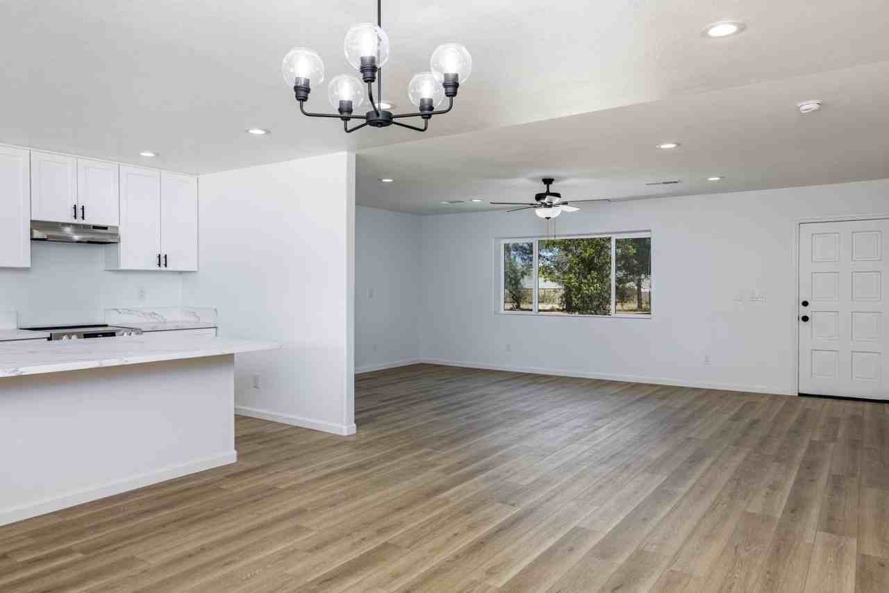 1135 N Mahan St - Photo 7 of 26