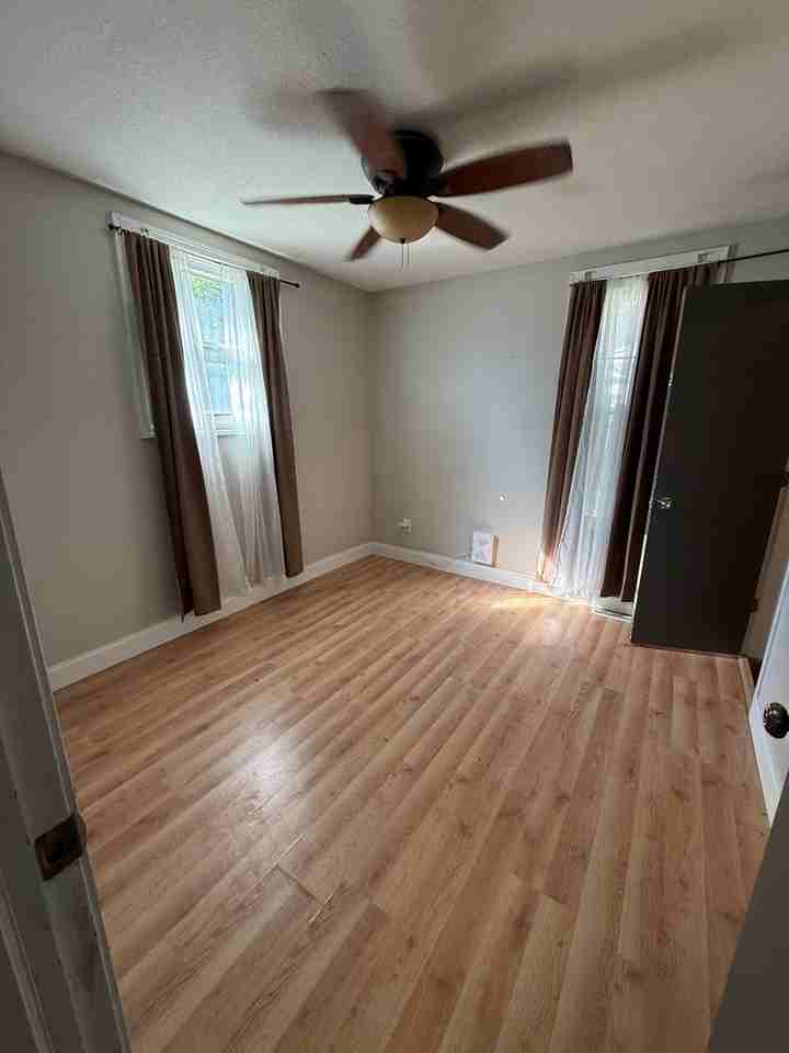 2614 Renick St - Photo 6 of 8
