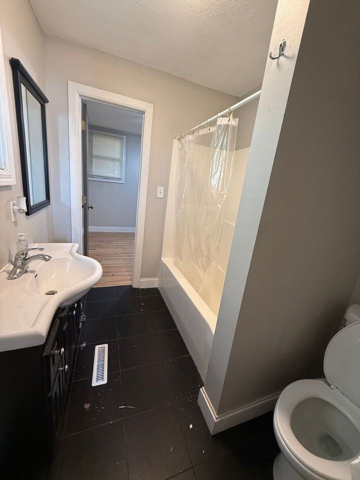 2614 Renick St - Photo 7 of 8