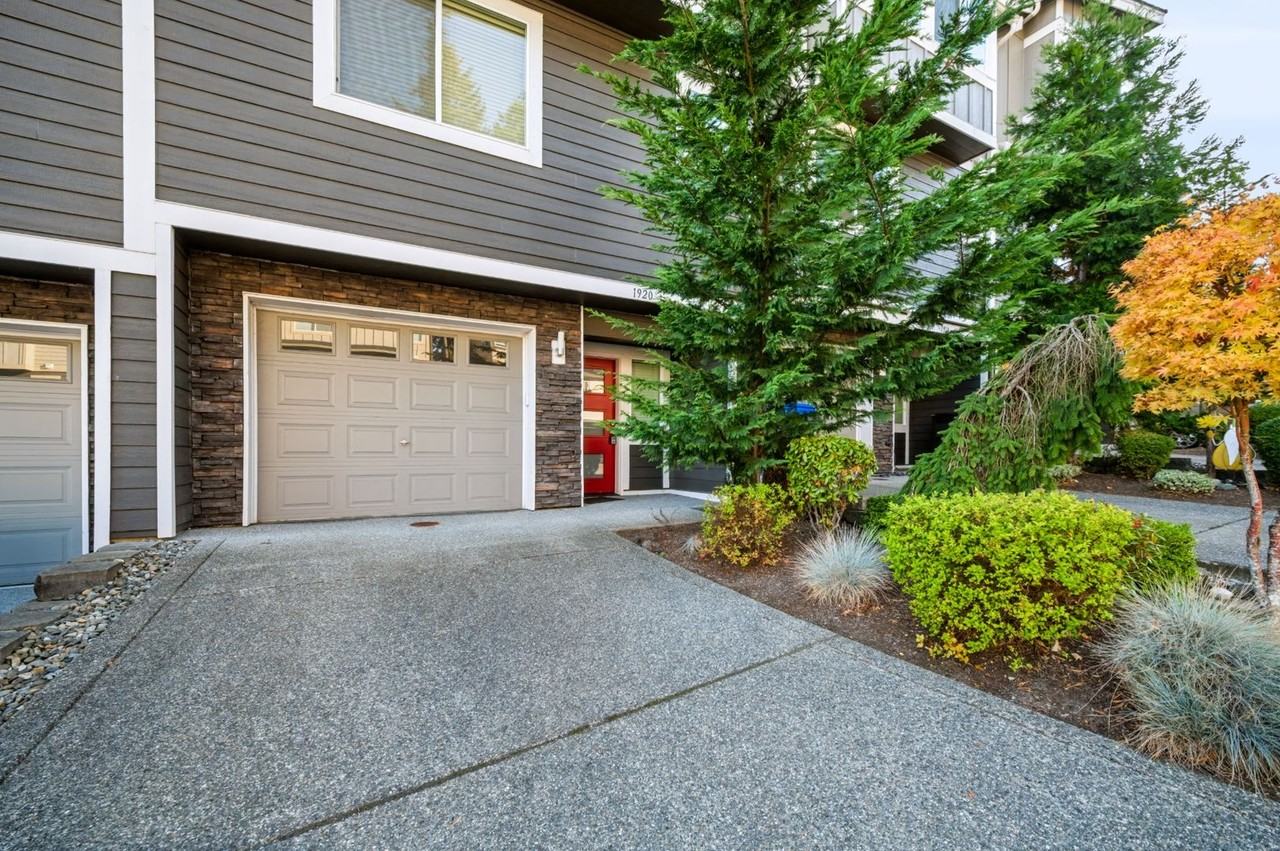 1920 78th Pl Se - Photo 2 of 19