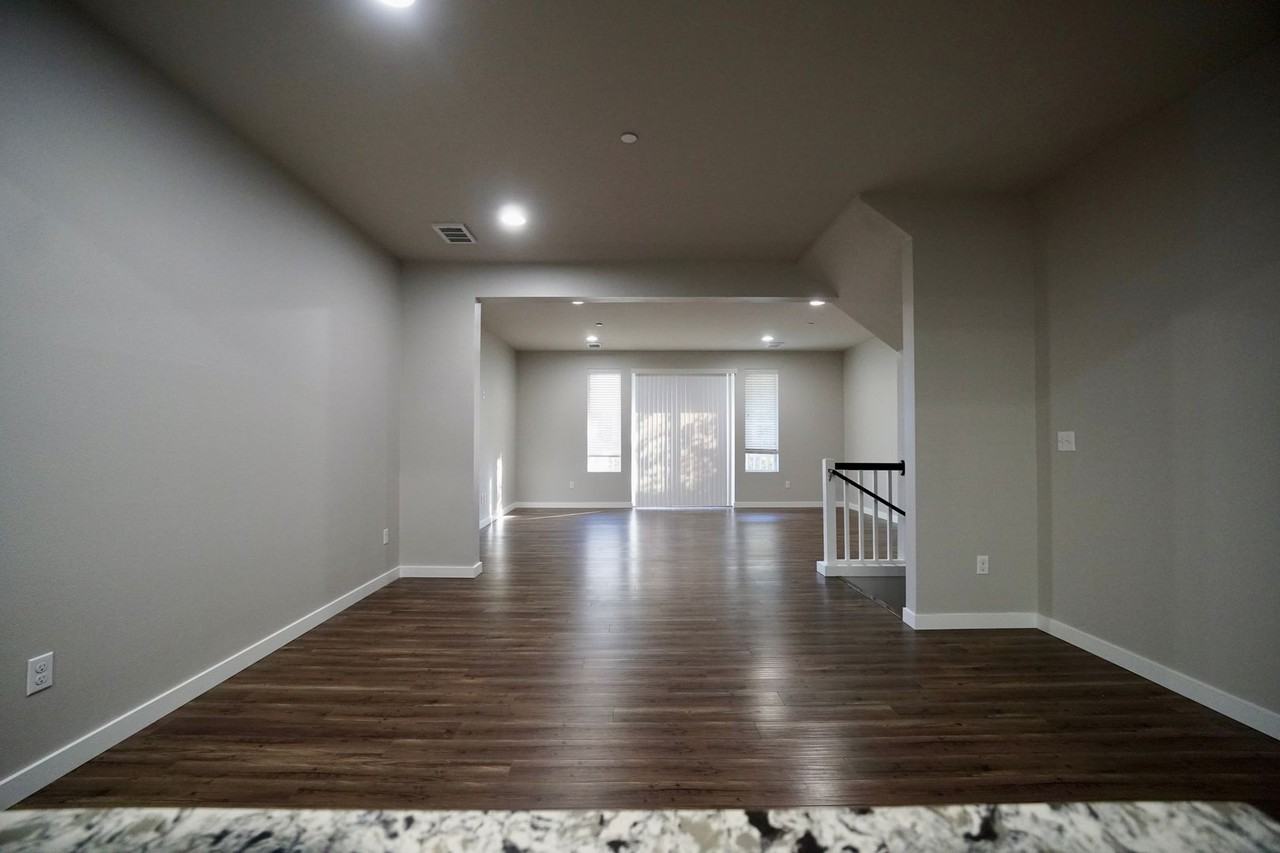 1920 78th Pl Se - Photo 3 of 19