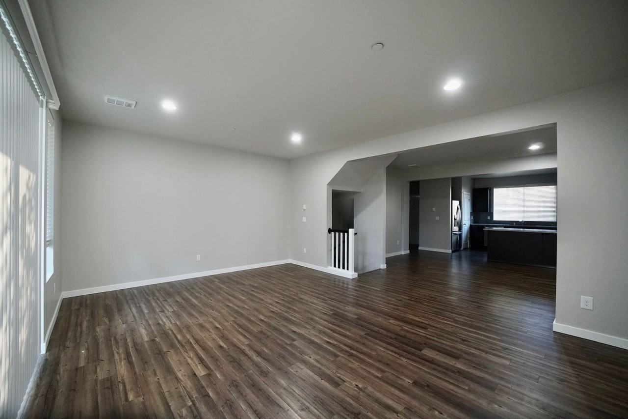 1920 78th Pl Se - Photo 4 of 19
