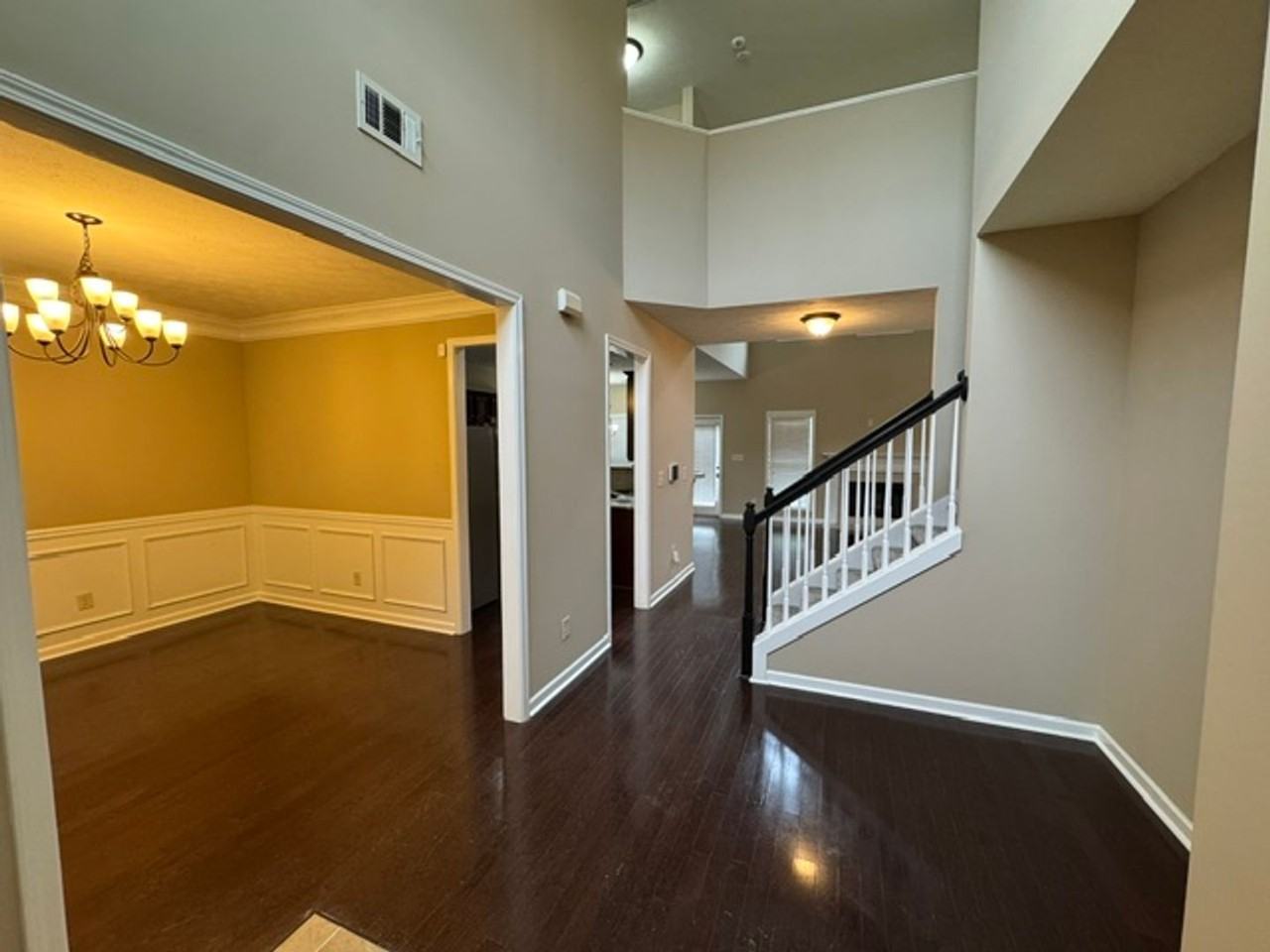 105 Yellow Jacket Ct - Photo 2 of 20
