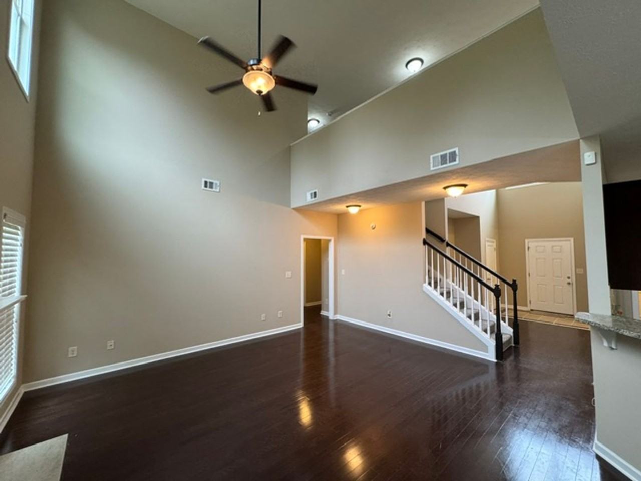 105 Yellow Jacket Ct - Photo 7 of 20