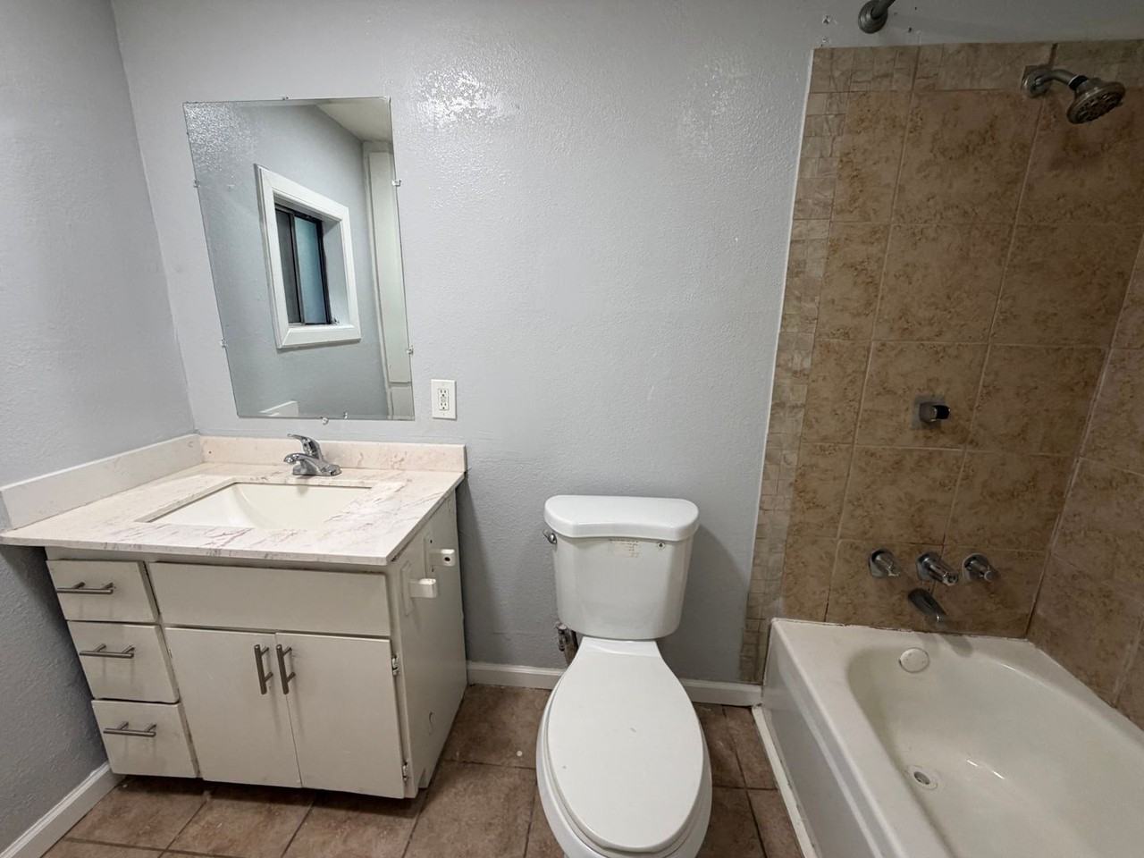 505 Maple St - Photo 5 of 9