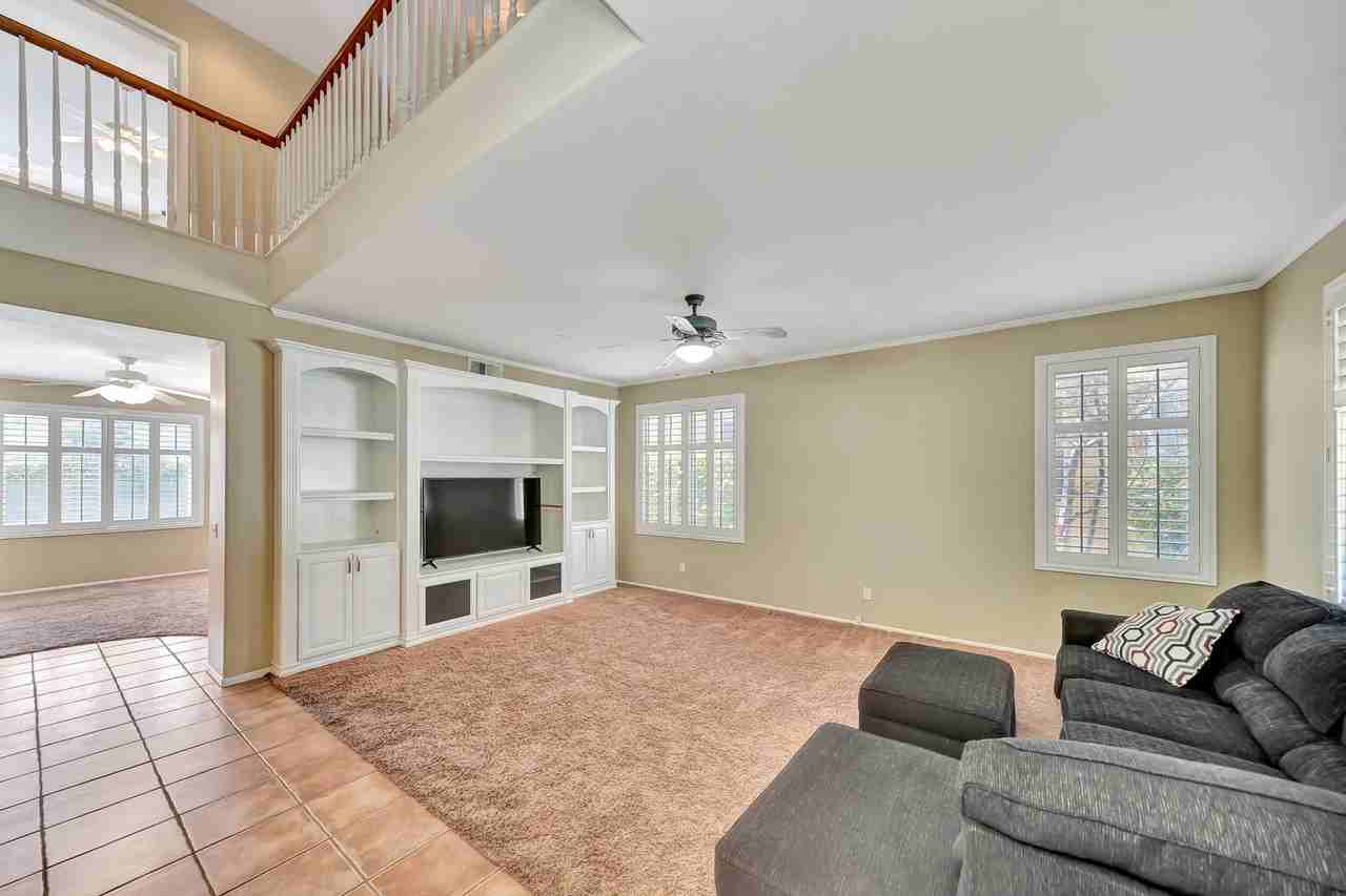 22818 Raintree Ln - Photo 4 of 50