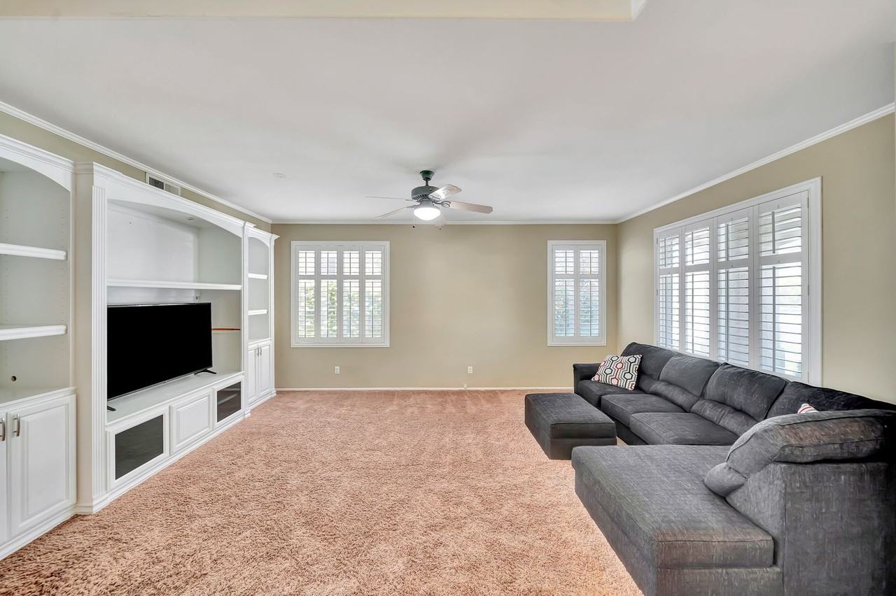 22818 Raintree Ln - Photo 5 of 50