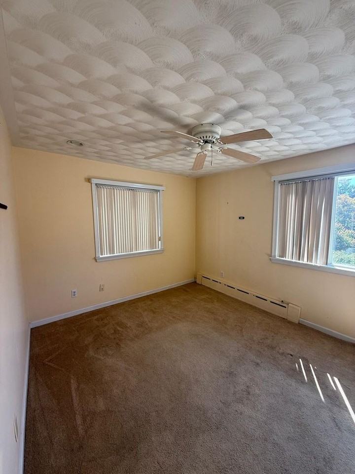 1420 College Ave - Photo 4 of 21