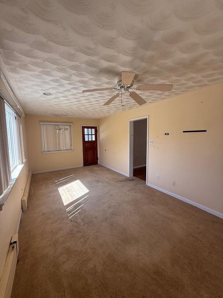 1420 College Ave - Photo 5 of 21