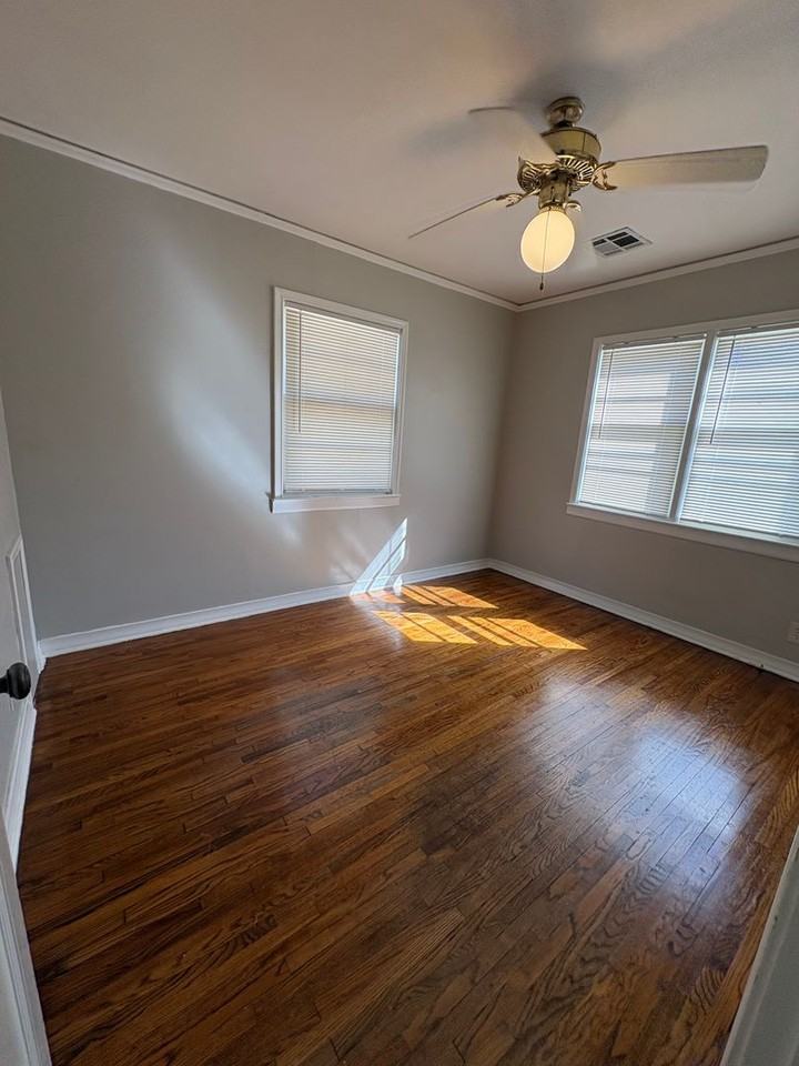263 S Sandusky Ave - Photo 4 of 12