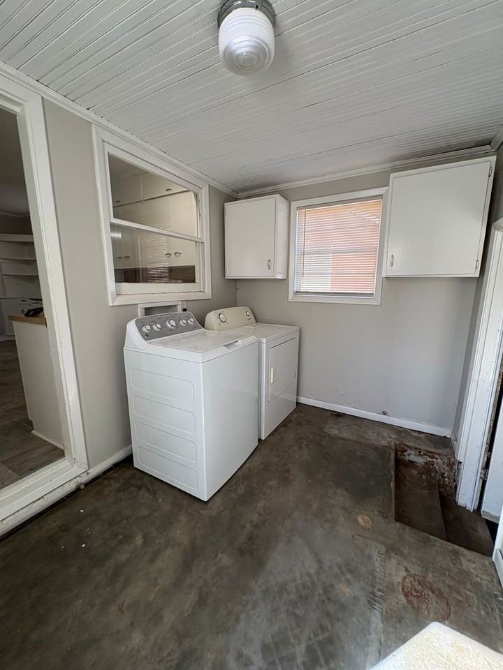 263 S Sandusky Ave - Photo 5 of 12