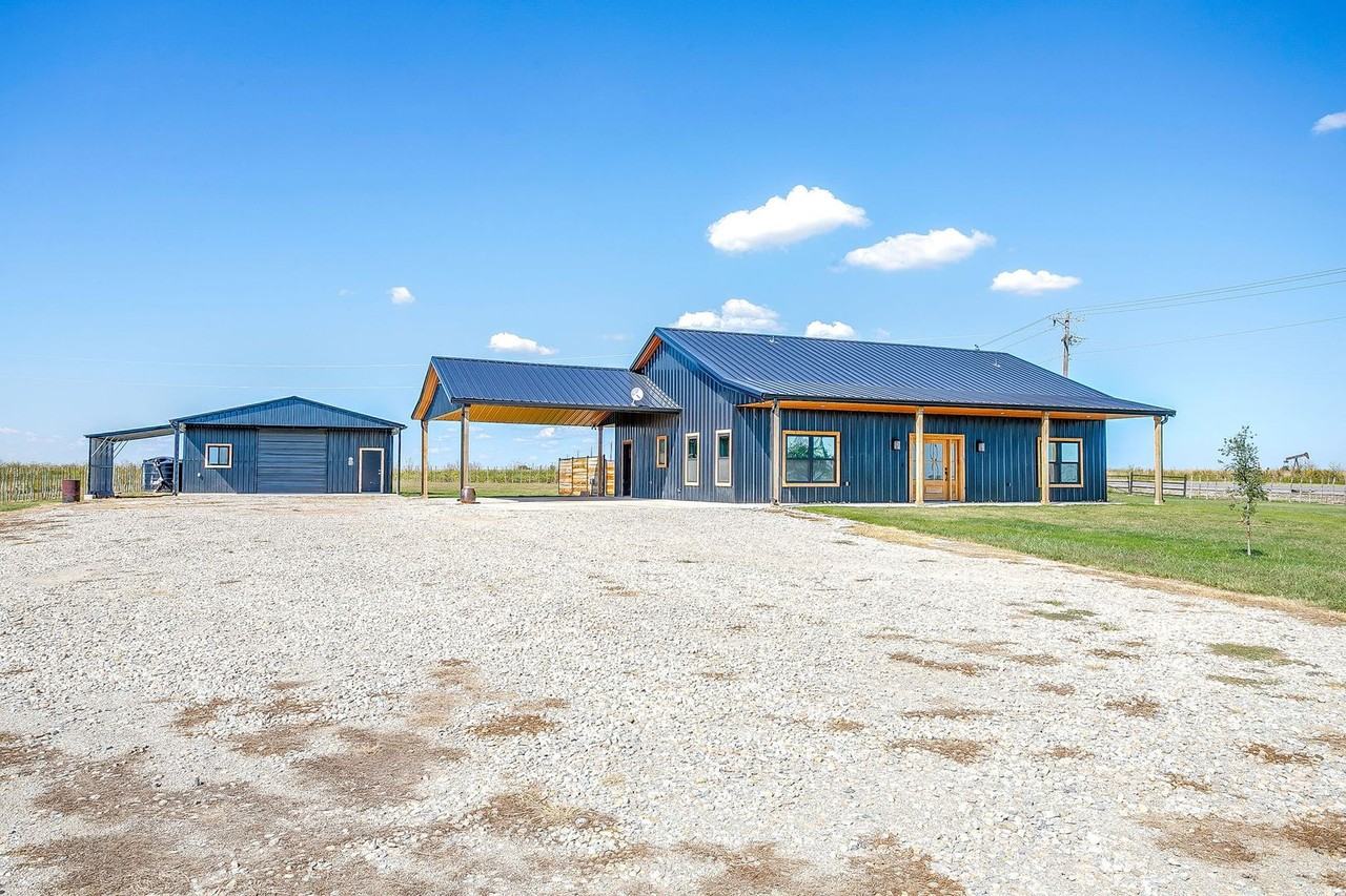 6378 Us Highway 281 S - Photo 3 of 19
