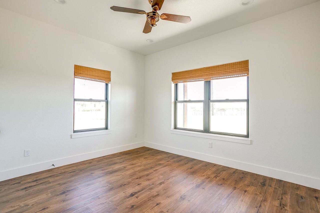 6378 Us Highway 281 S - Photo 6 of 19