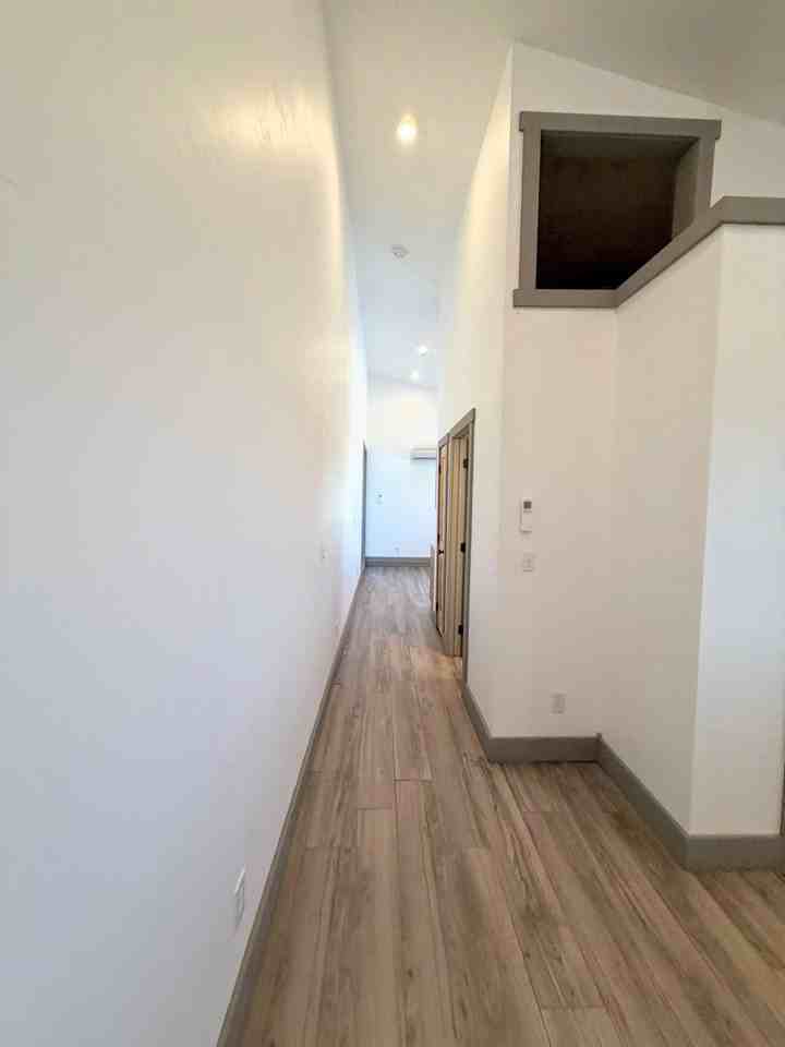 1558 Bryan Dr - Photo 5 of 10