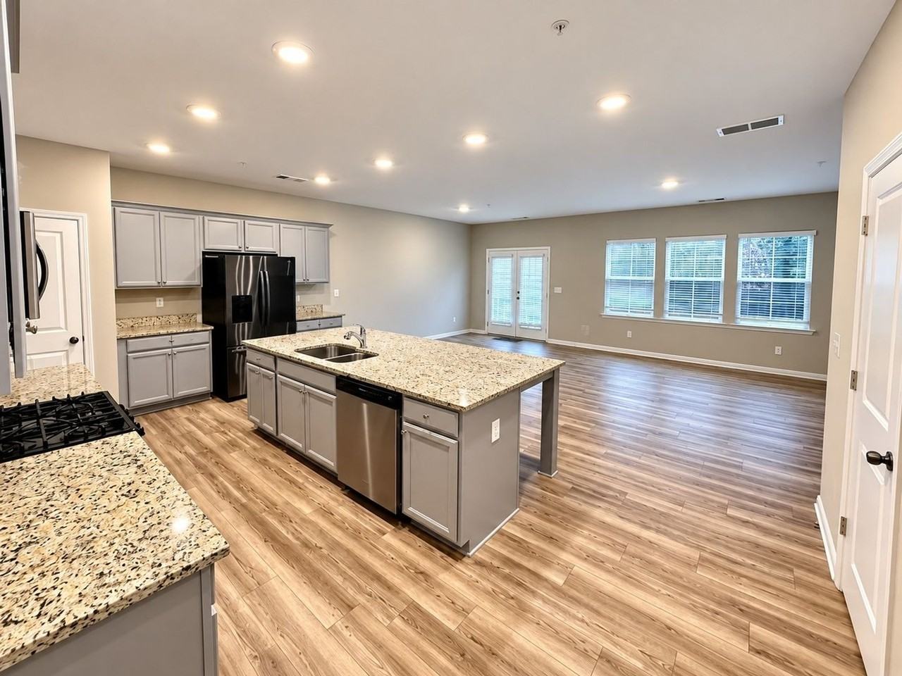 438 Bannon Way - Photo 5 of 21