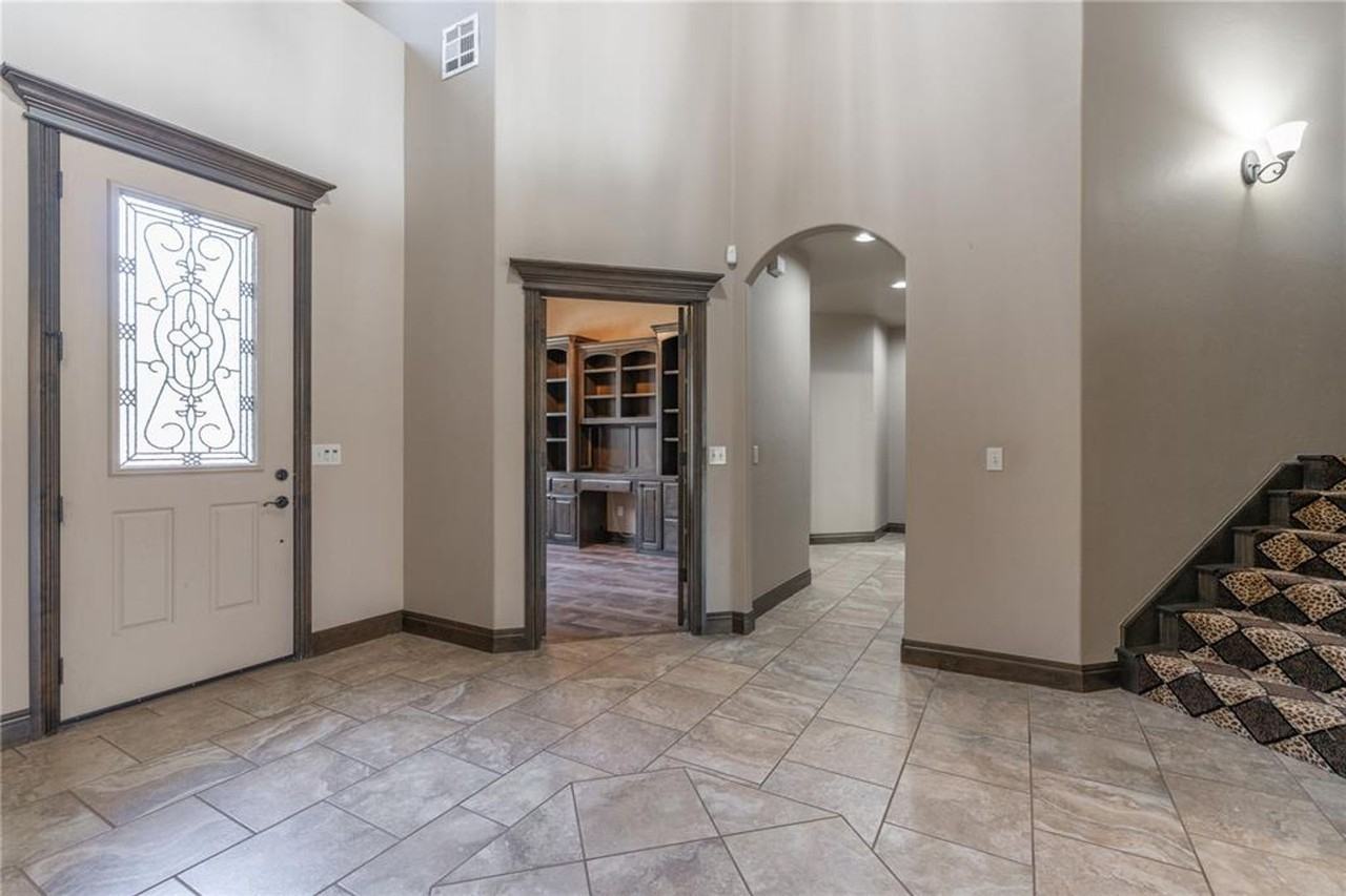 4617 Caveat Dr - Photo 7 of 46