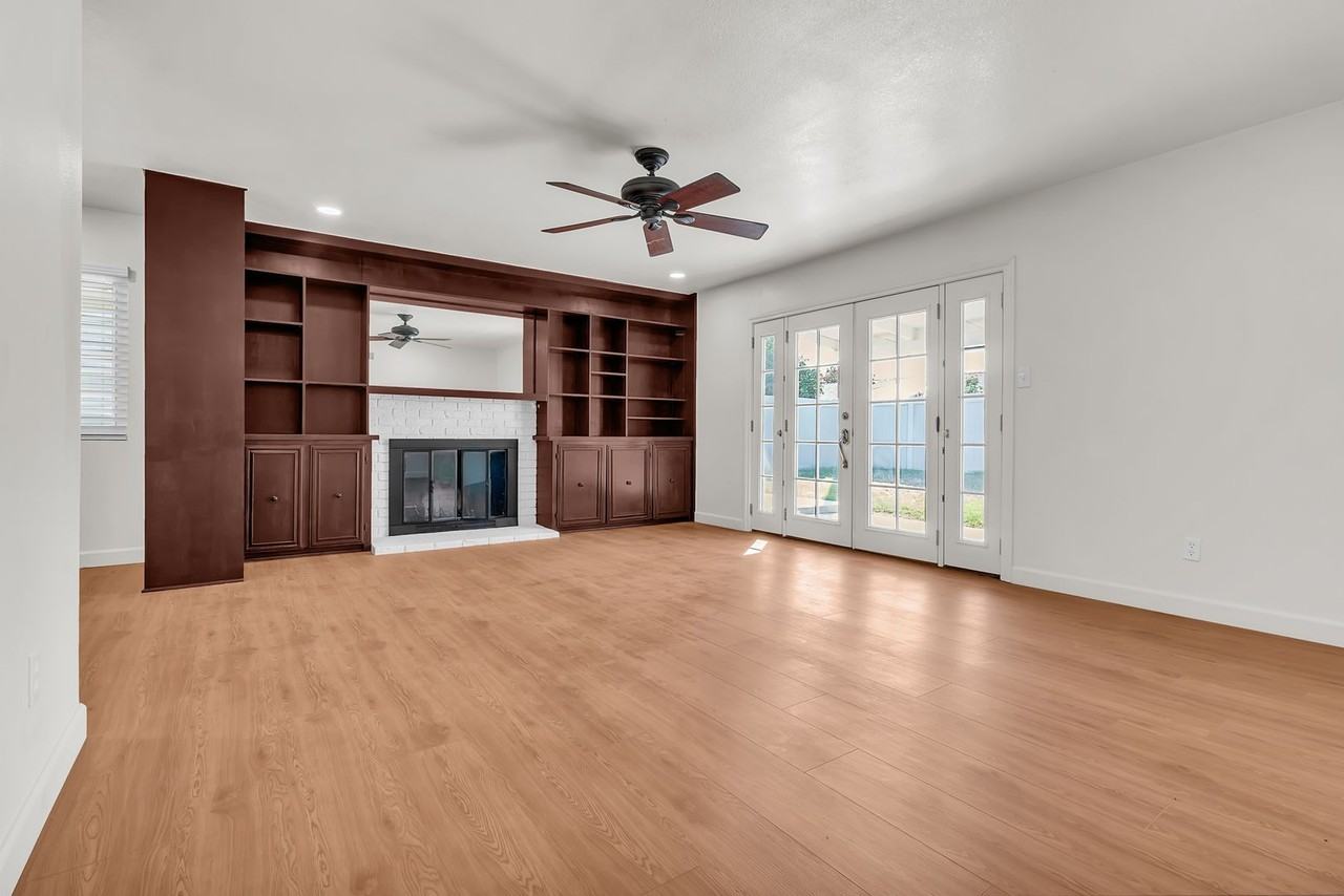10740 Coloma St - Photo 4 of 26