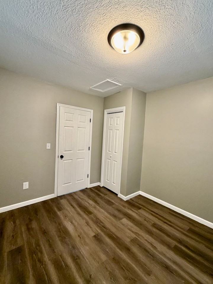 1747 S Santa Fe St - Photo 4 of 7