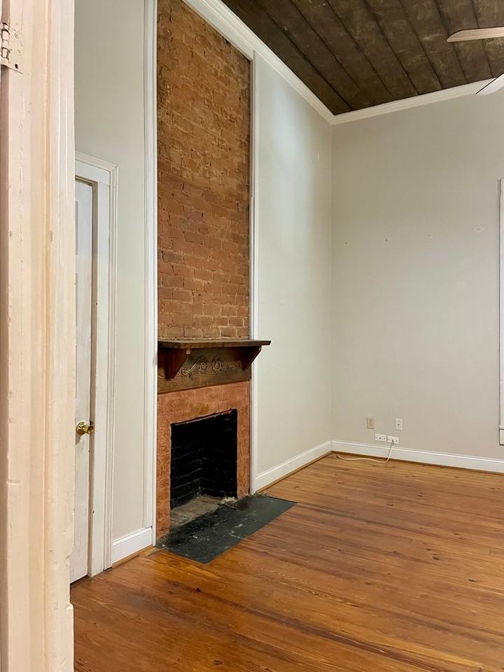 1007 Avenue A Ne - Photo 2 of 8
