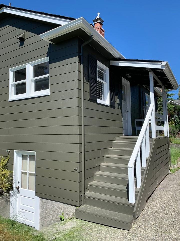 7533 1st Ave Ne - Photo 2 of 15