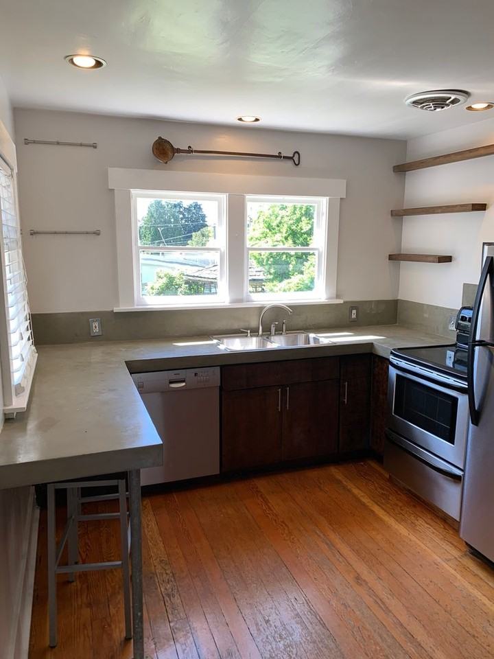 7533 1st Ave Ne - Photo 5 of 15