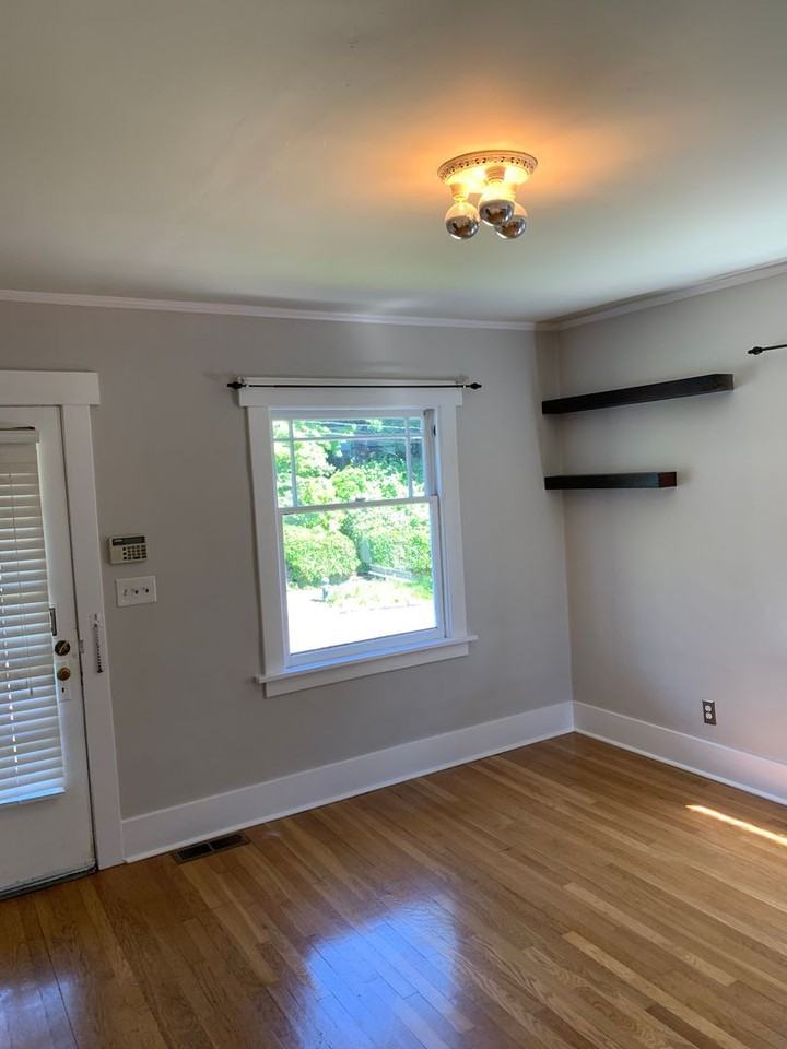 7533 1st Ave Ne - Photo 7 of 15