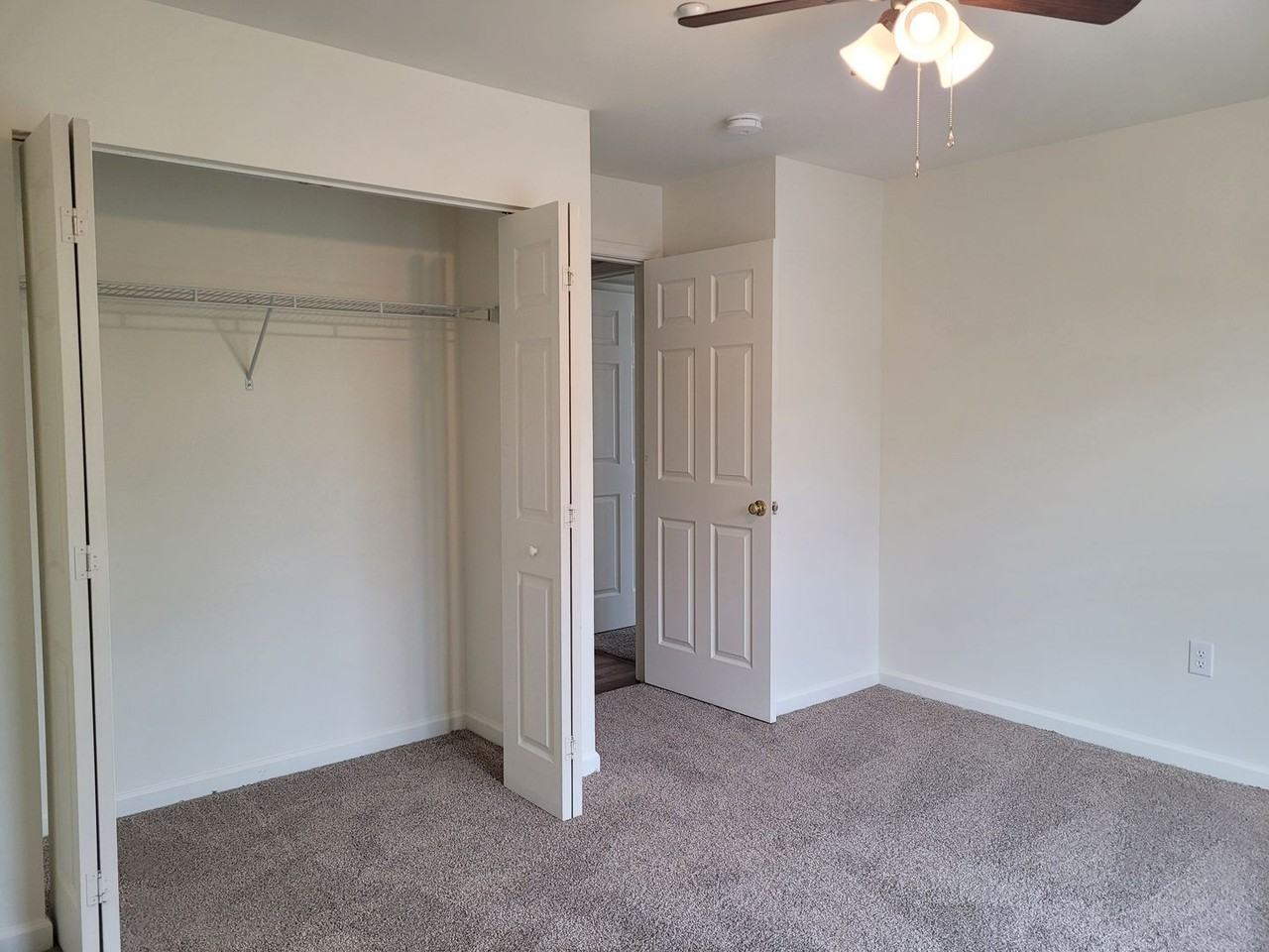670 Bassett Dr Apt 3b #3B - Photo 7 of 15
