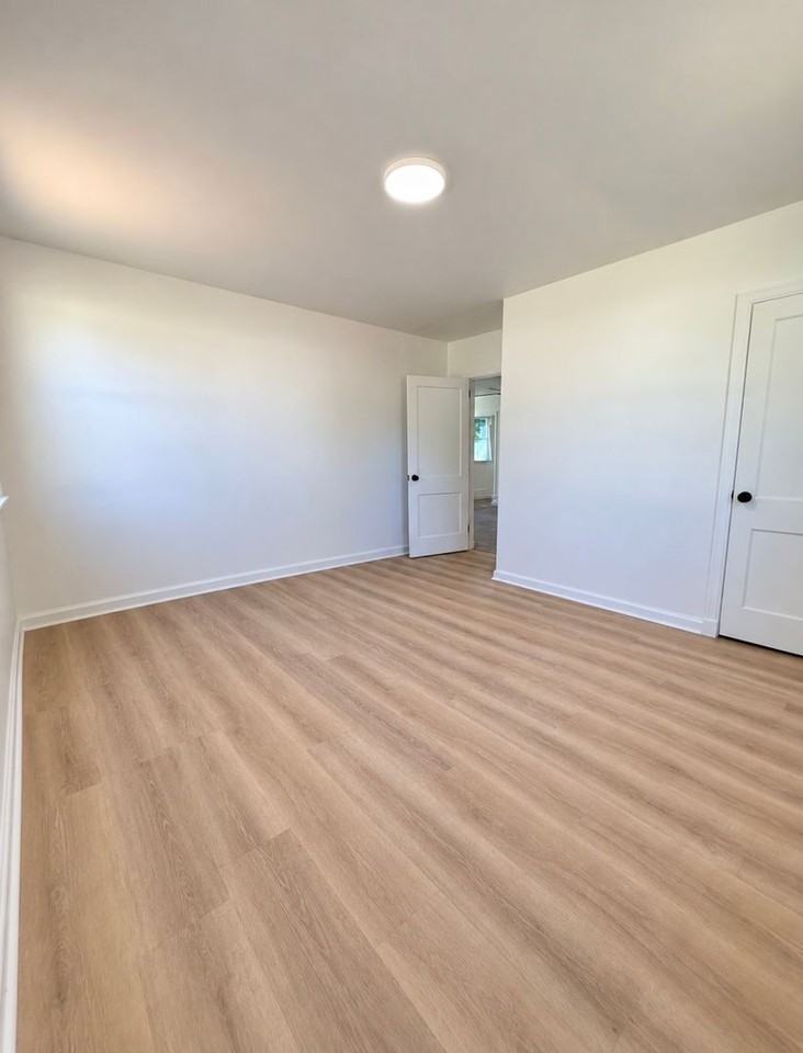 14 Bradley Dr - Photo 4 of 20