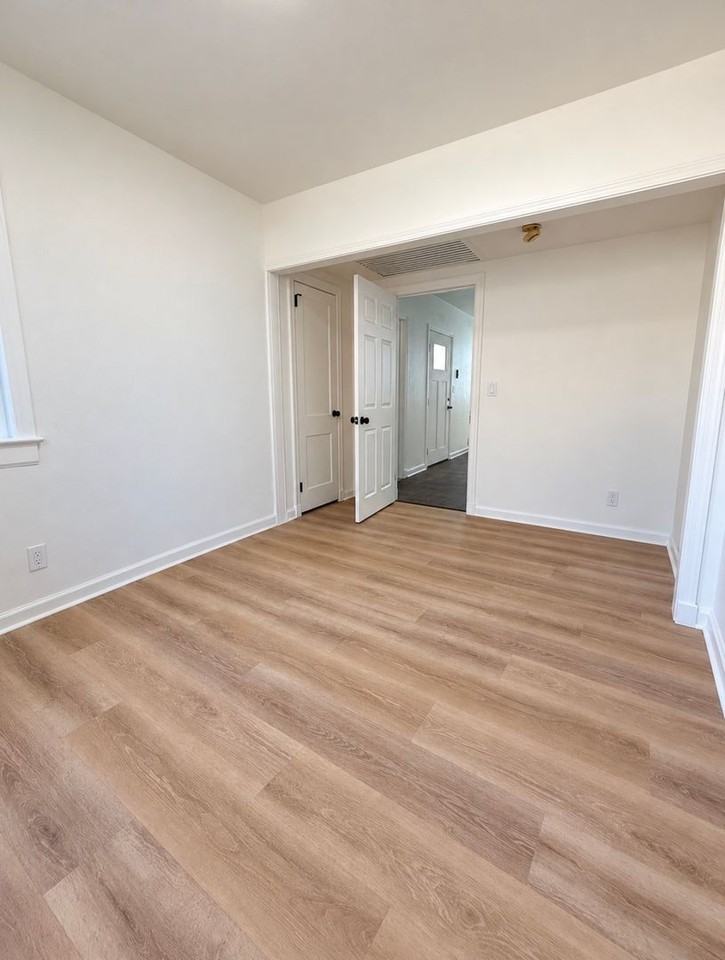 14 Bradley Dr - Photo 5 of 20