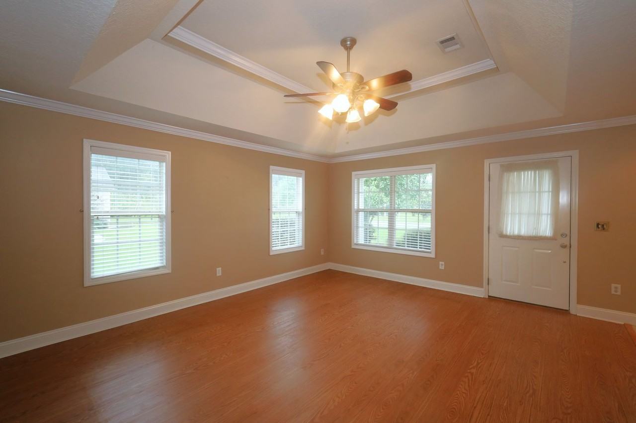 113 Wyoming St - Photo 2 of 18