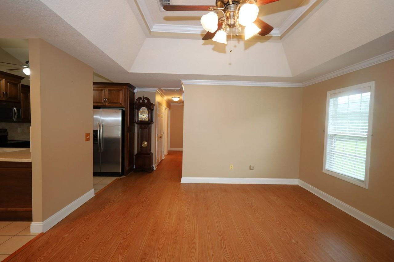 113 Wyoming St - Photo 3 of 18