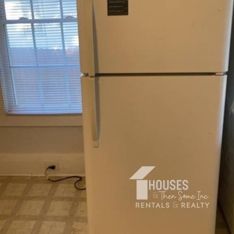 213 S 4th St - Photo 5 of 17