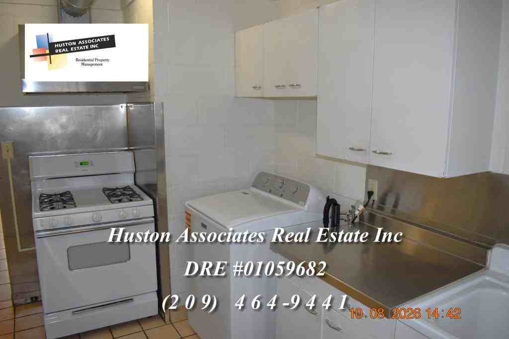 3334 Kensington Way - Photo 3 of 9