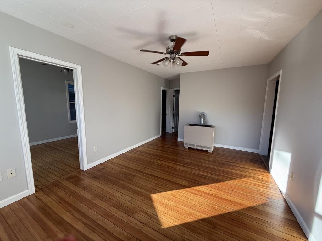138 Brightman St - Photo 5 of 7