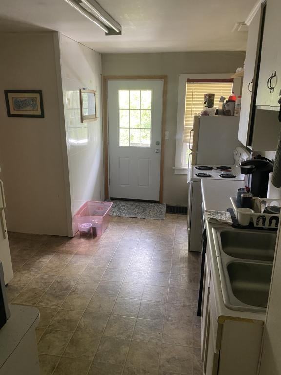 230 16th St S - Photo 3 of 6