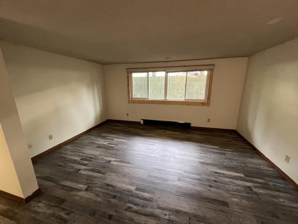 727 9th St N - Photo 3 of 5