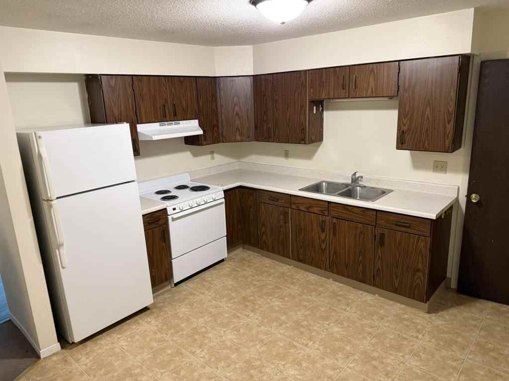 720 Oakland St - Photo 2 of 4