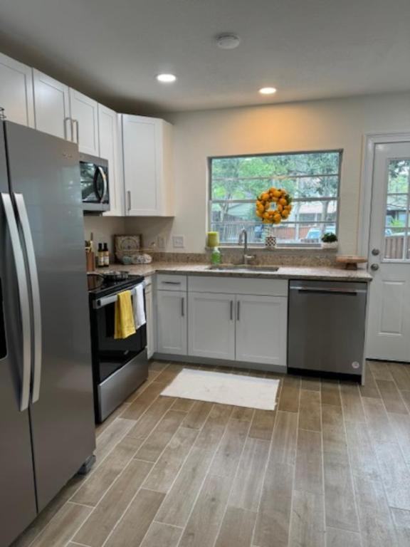 14734 Morning Dr - Photo 2 of 20